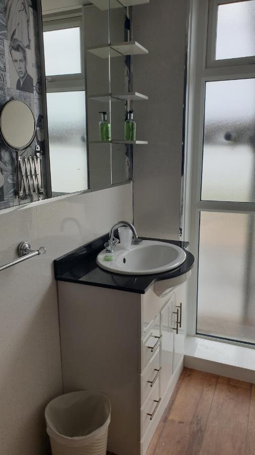 Hotel242 黑潭 外观 照片